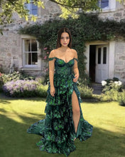 Load image into Gallery viewer, Emerald Green Layered Lace Prom Dress
