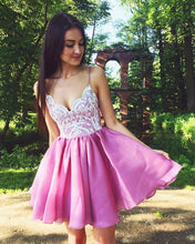 Load image into Gallery viewer, Lilac Homecoming Dresses Lace Appliques
