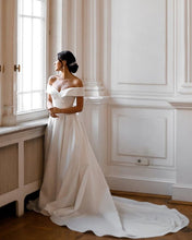 Load image into Gallery viewer, White Satin Wedding Dress For Bride
